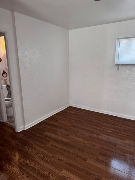 Building Photo - 8557 Juniper Ave