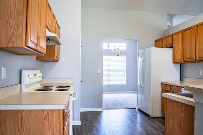 Building Photo - 233 Towhee Rd