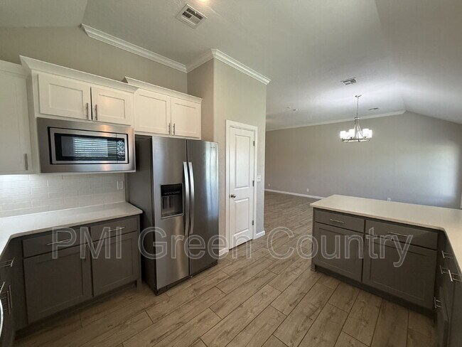Building Photo - 21025 E 40th Pl S