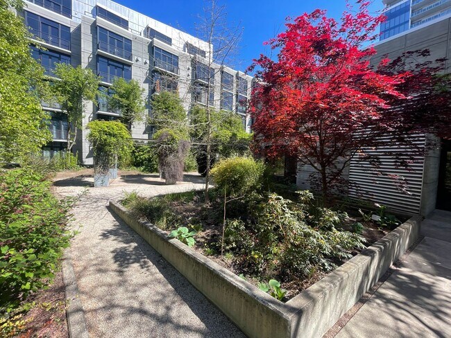 Building Photo - Sleek and Sophisticated: Upscale 1-Bdrm/2b...