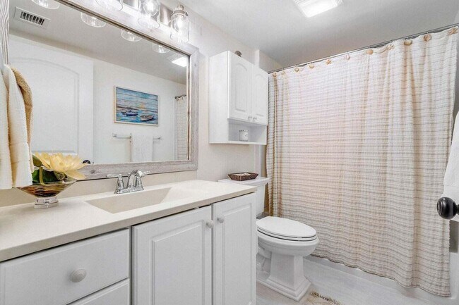 Building Photo - 2601 Marina Isle Way