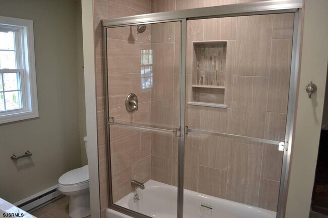 Building Photo - 321 Dogwood Ave