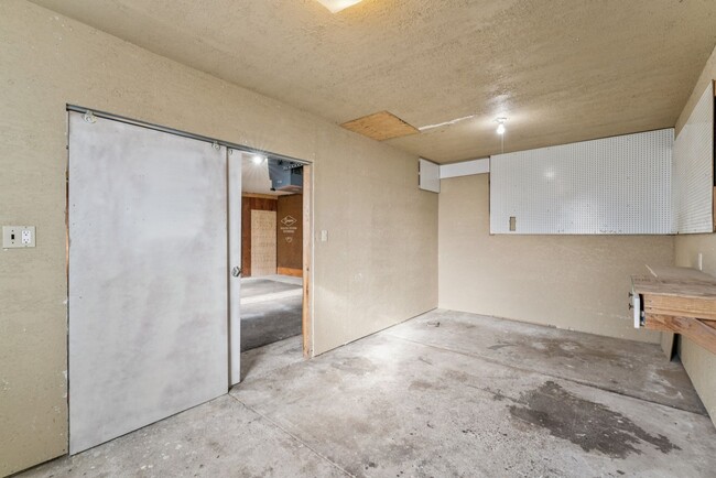 Building Photo - 4306 Plum St