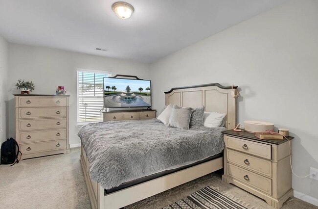 Building Photo - 3 Bedroom 2.5 Bath Townhouse in Lakeview Commons - Goose Creek