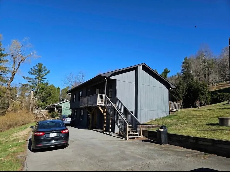 Building Photo - 249 Camp Rock Rd