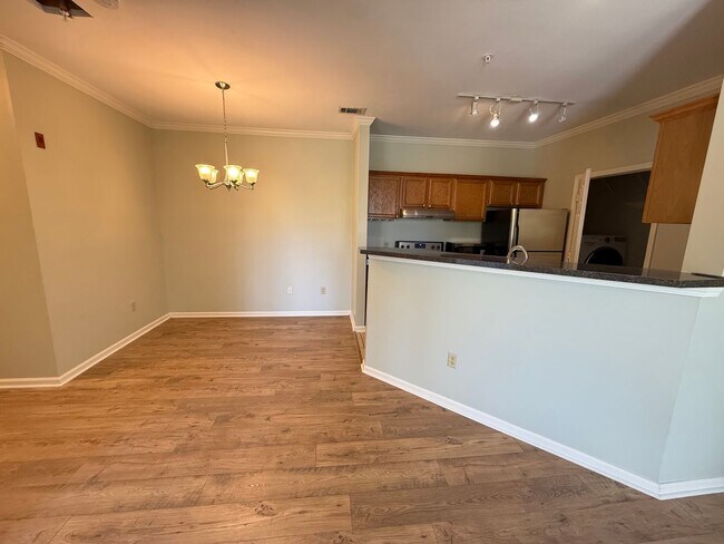 Building Photo - 2 Bedroom 1 Bath Condo at Concord West of the Ashley - Charleston