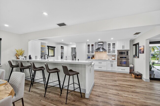 Building Photo - 12 Leeward Cir