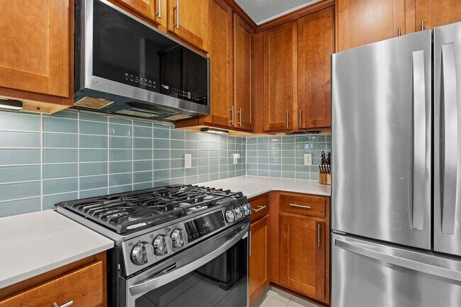 Building Photo - 7402 Buchholz St
