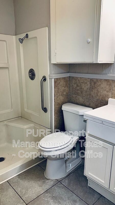 Building Photo - 2810 Carver Dr
