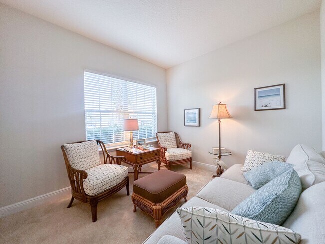 Building Photo - Furnished Rental in Golf Cart District!