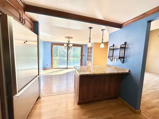 Building Photo - 12930 N Colony Dr