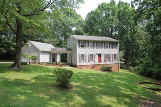 Building Photo - Exclusively Offered by Muse Realty Rentals...