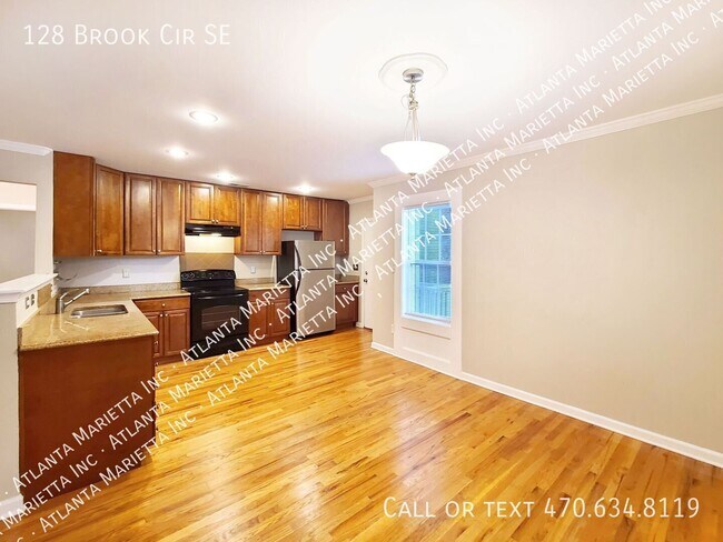 Building Photo - 128 Brook Cir SE