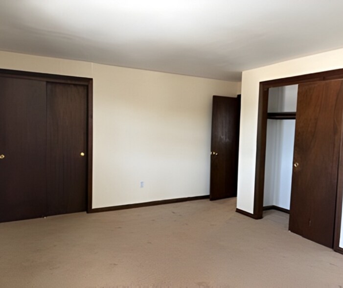 Building Photo - 163 Long Pond Dr