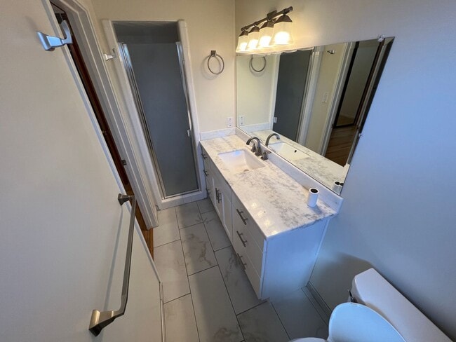 Building Photo - Charming Neighborhood in Carmichael with b...