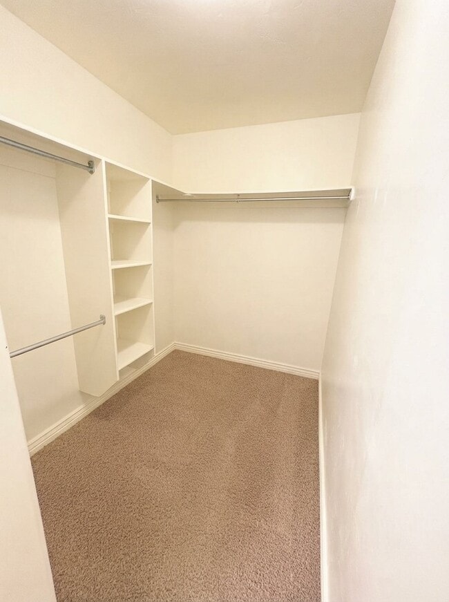 Building Photo - 425 S 2220 W