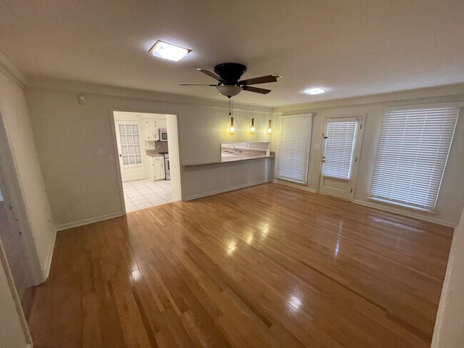 Building Photo - 607 Claymore Dr