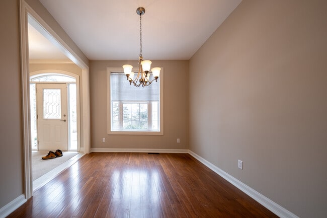 Building Photo - 3290 N Shore Dr