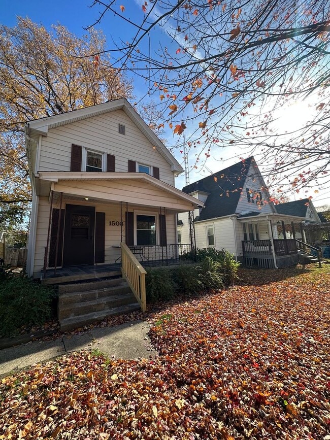 Primary Photo - 3 bed 1.5 bath