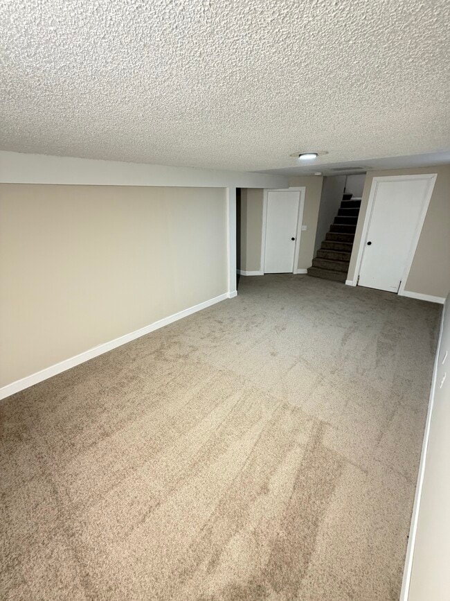 Building Photo - 7431 Lake Dr