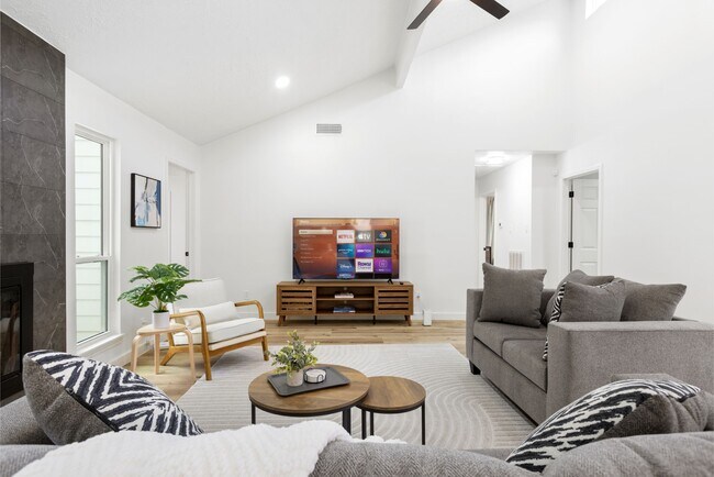 Building Photo - 15126 Forest Lodge Dr