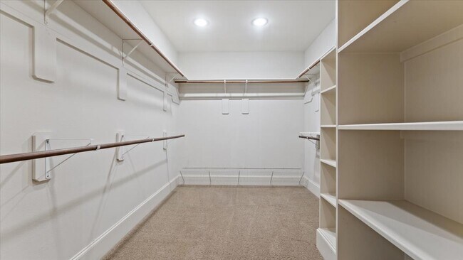 Building Photo - 931 W 23rd St