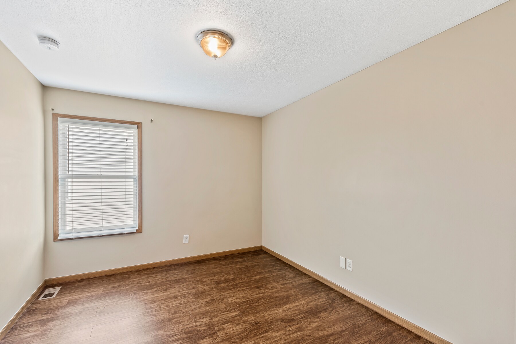 Building Photo - 77 W Fieldstone