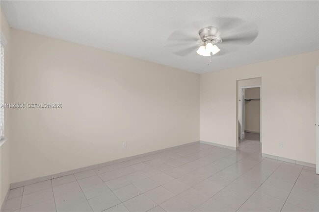 Building Photo - 14820 Naranja Lakes Blvd