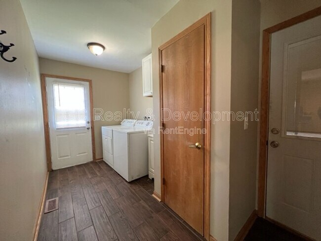 Building Photo - 2805 Breckenridge Cir