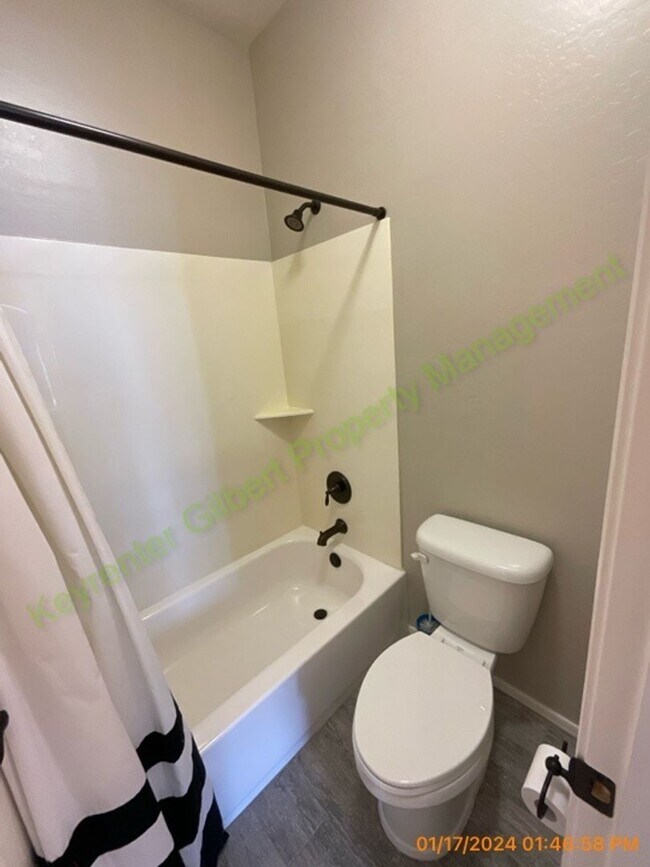 Building Photo - 3 bed/2.5 bath Condo in Gilbert’s Lofts in...