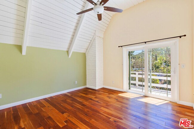 Building Photo - 4236 Ensenada Dr