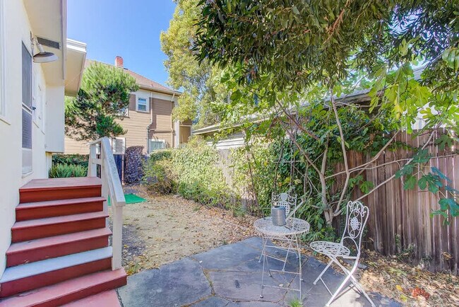 Building Photo - 2243 Woolsey St