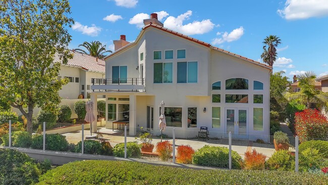 Building Photo - 12 Bergamo