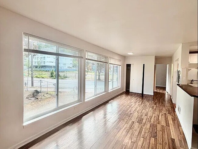 Building Photo - 5216 Rainier Ave S