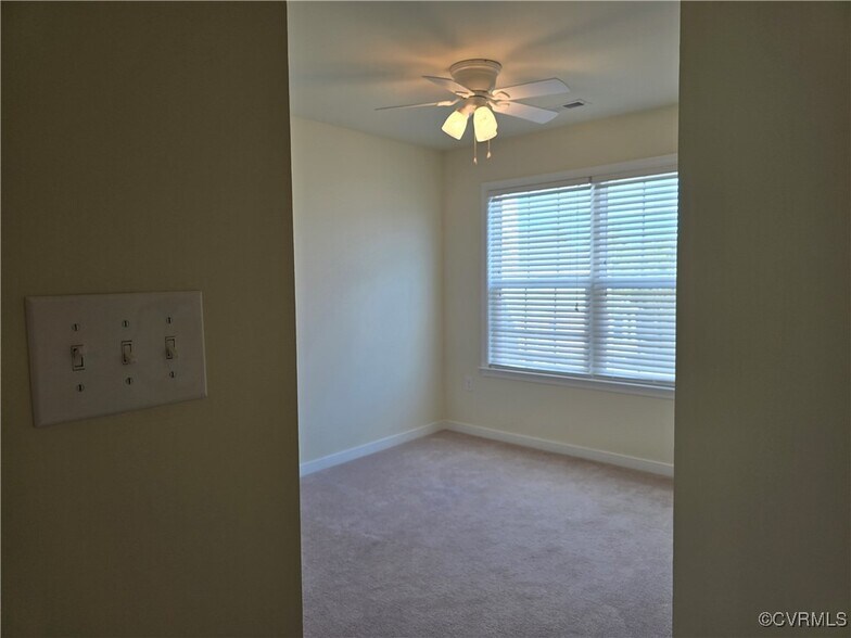 Building Photo - 7417 Pebble Lake Dr