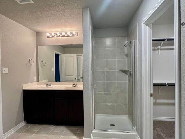 Building Photo - 13510 Whisper Bnd