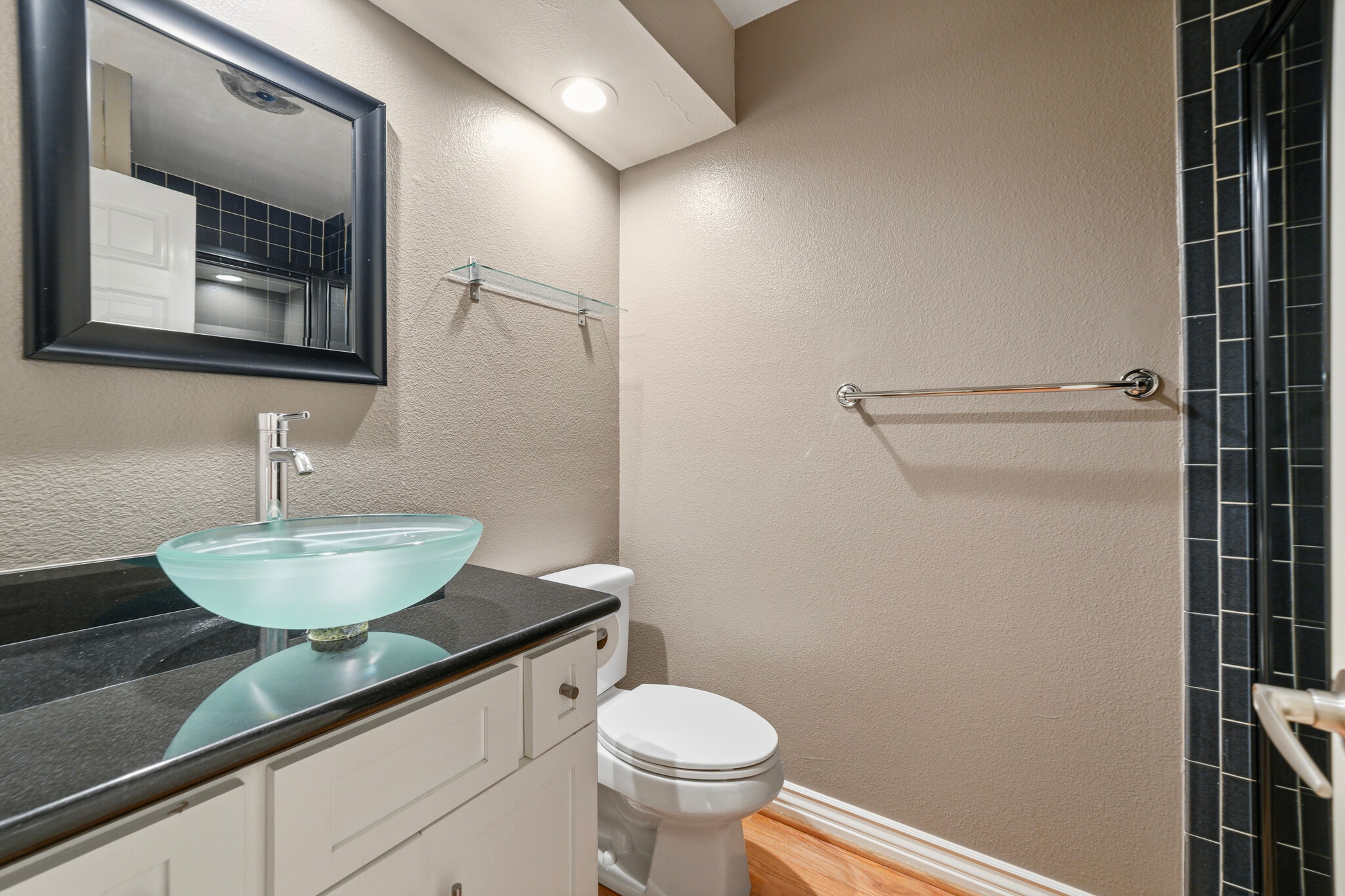 Primary Bathroom - 15231 Magnolia Blvd