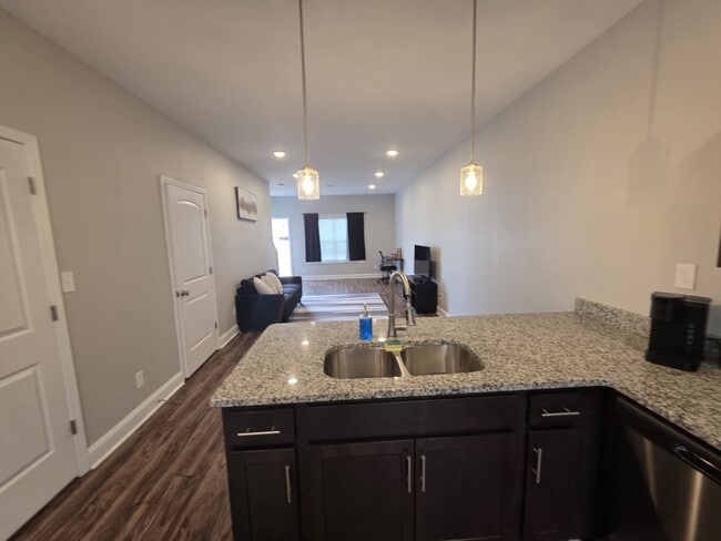 Building Photo - 541 New S Dr