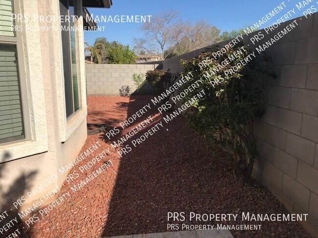 Building Photo - 4135 E Bellerive Dr