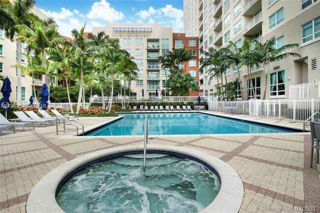 Building Photo - 2001 Biscayne Blvd
