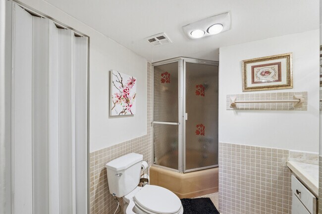 Building Photo - 4851 NW 21st St