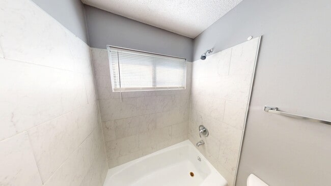 Building Photo - 210 W 115th St S