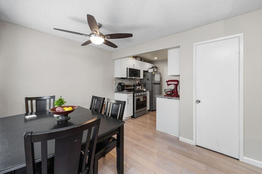Building Photo - 1336 Brentwood Cir