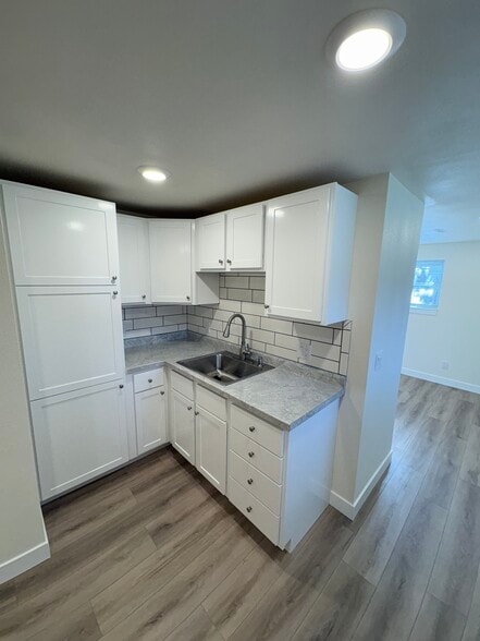 Building Photo - 6120 Strathmore Ln