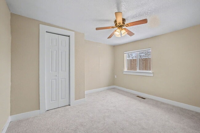 Building Photo - 3130 W Longfellow Pl