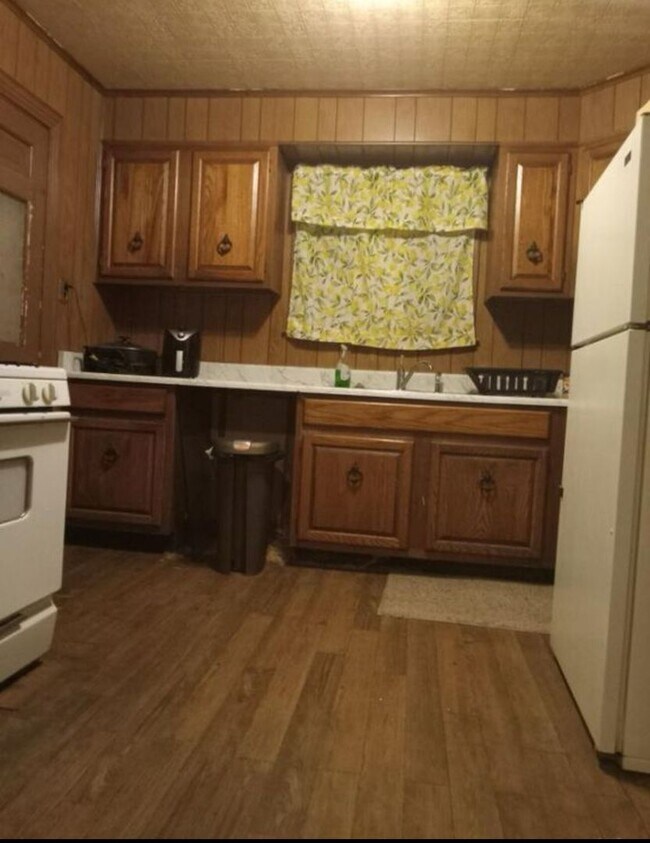 Building Photo - PRE-LEASING for Fall