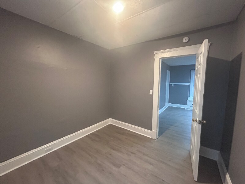 Building Photo - 3441 W 56th St