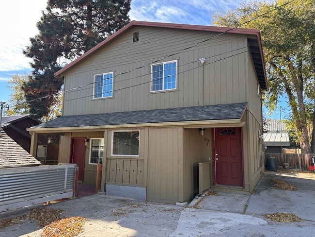 Building Photo - 1018 NW Ogden Ave