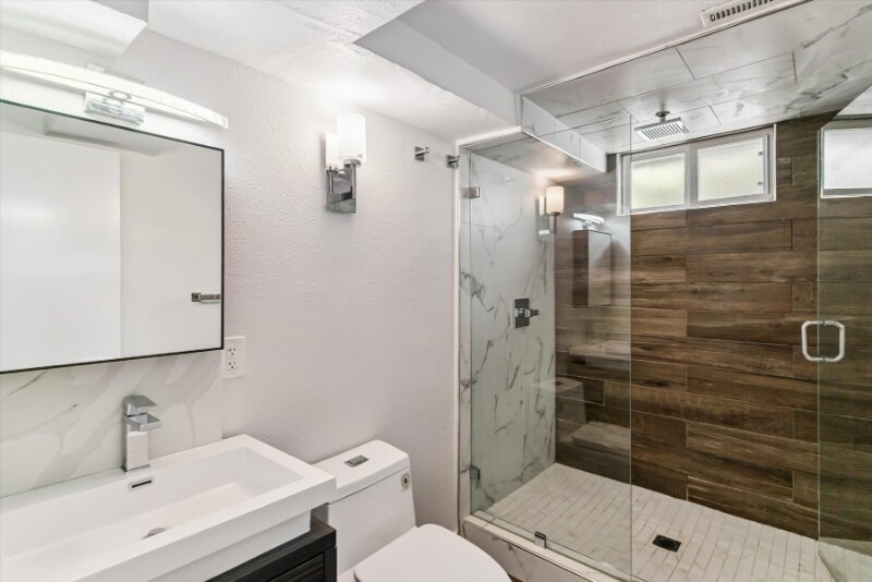 Building Photo - 5480 W Iowa Ave