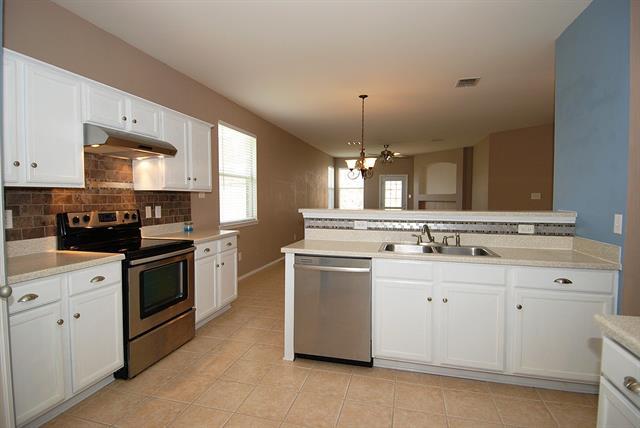 Building Photo - 9732 Kingsmill Dr
